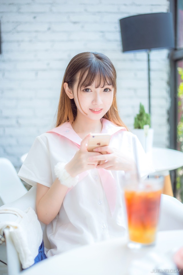 人生有一道难题，那就是如何使一寸光阴等于一寸生命。——佚名